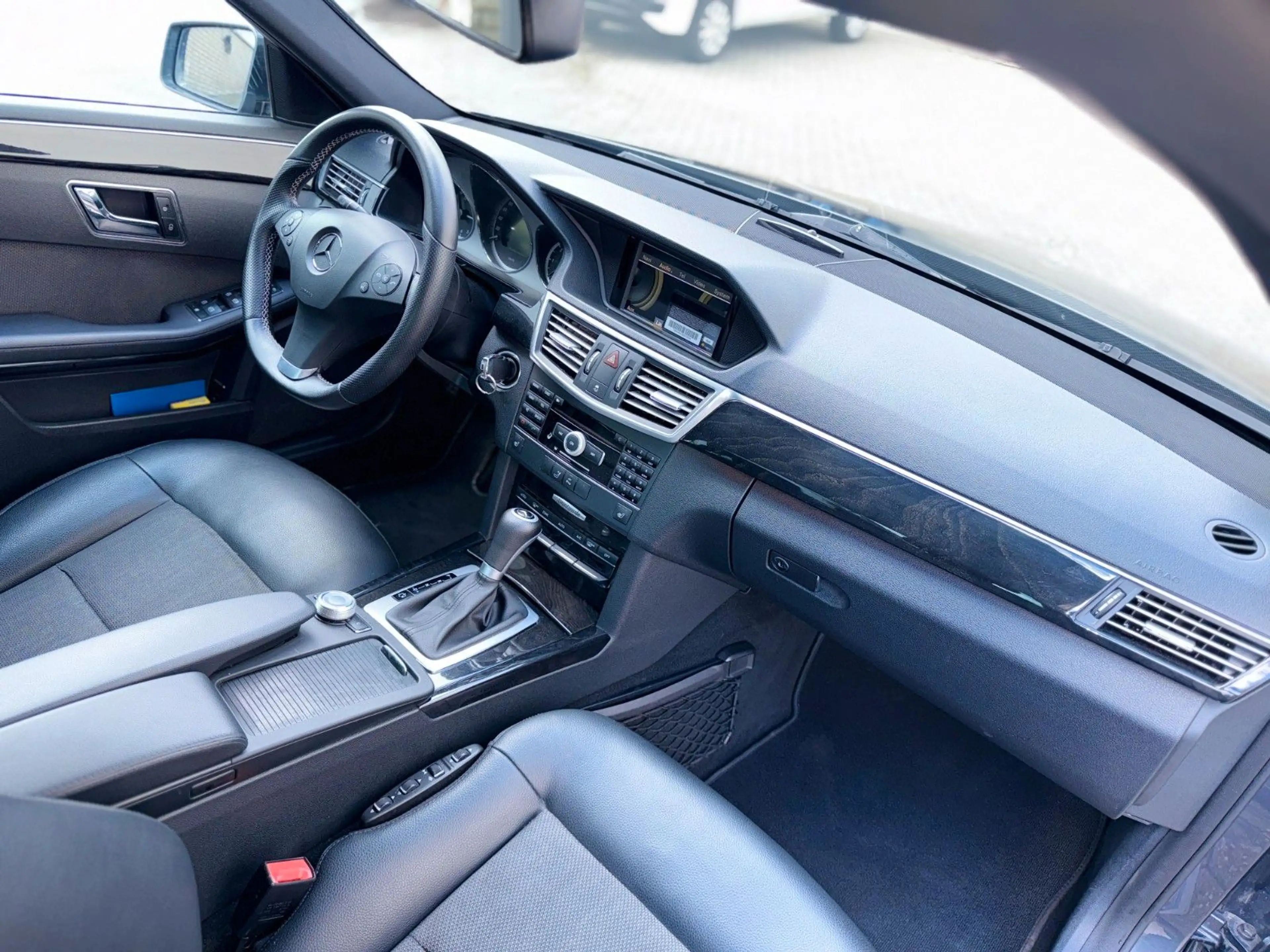 Mercedes-Benz E 250 E Limousine E 250 CDI AMG SPORT PAKET — photo 7