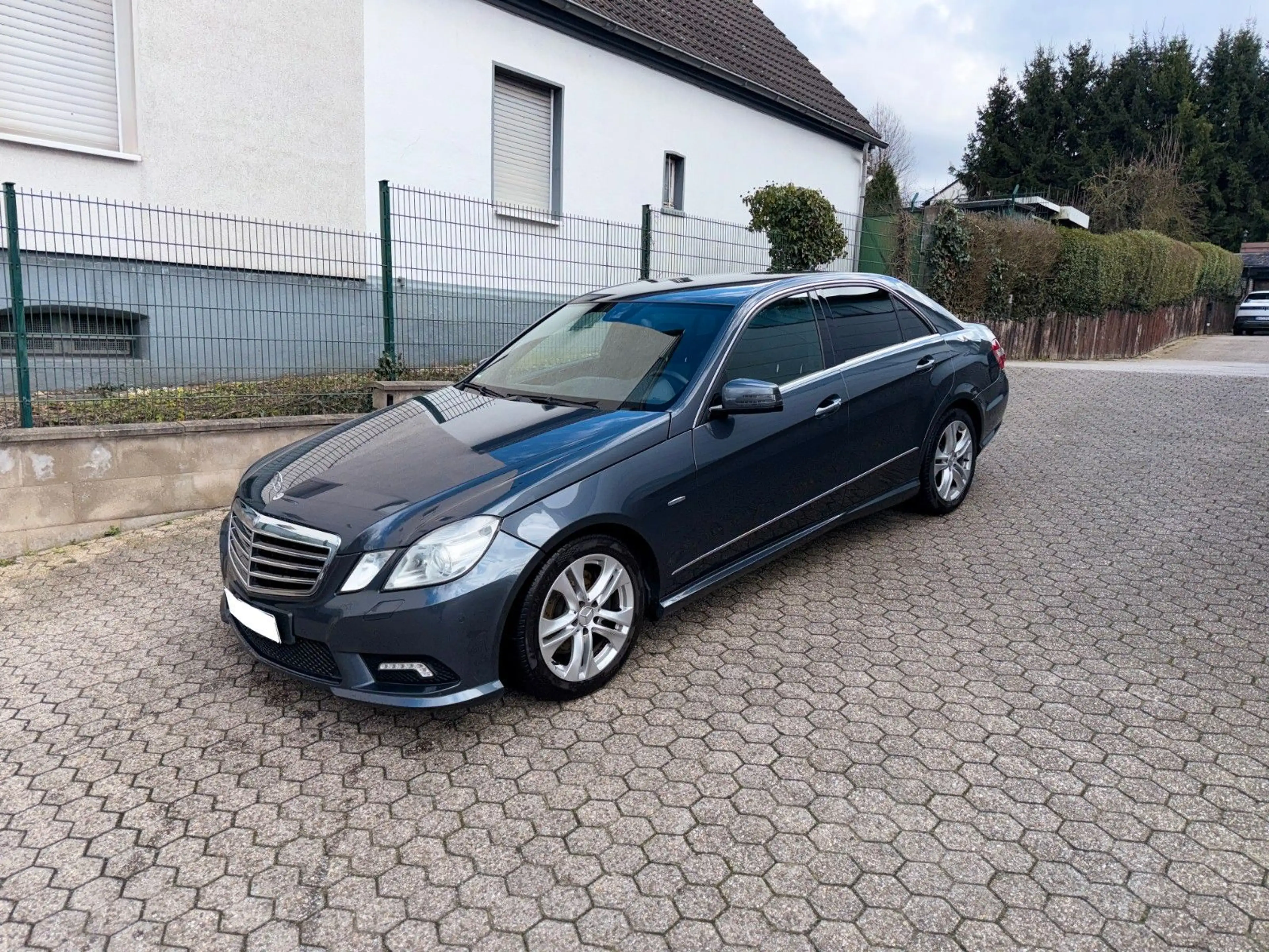 Mercedes-Benz E 250 E Limousine E 250 CDI AMG SPORT PAKET — photo 10