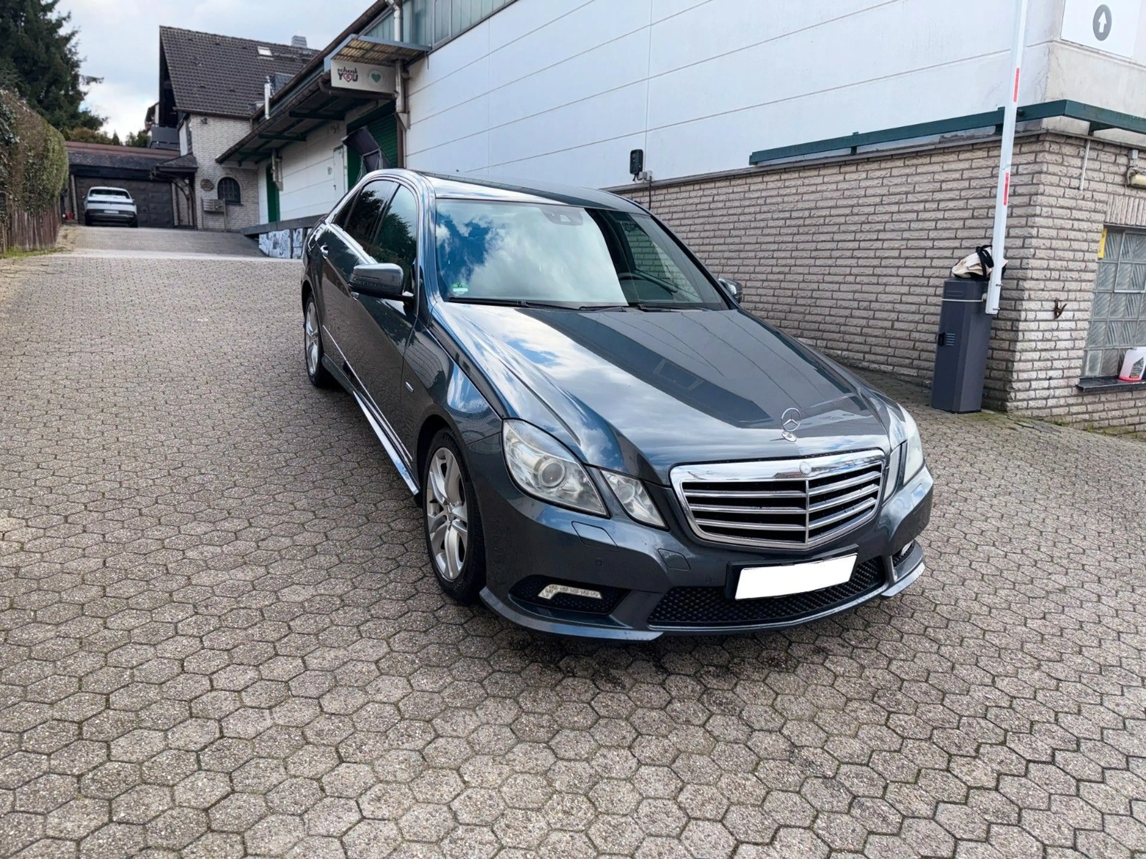 Mercedes-Benz E 250 E Limousine E 250 CDI AMG SPORT PAKET — photo 8