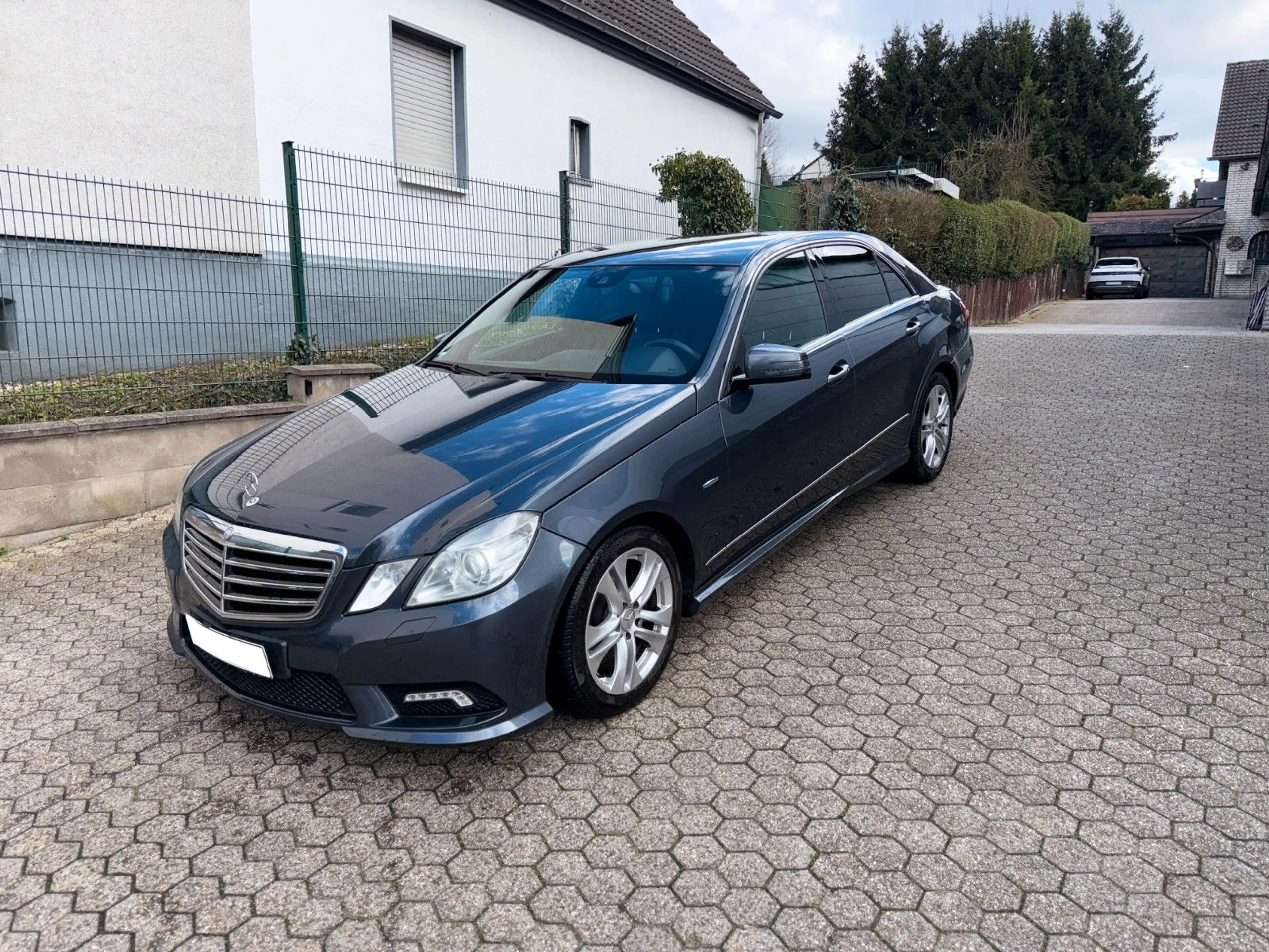 Mercedes-Benz E 250 E Limousine E 250 CDI AMG SPORT PAKET — photo 9