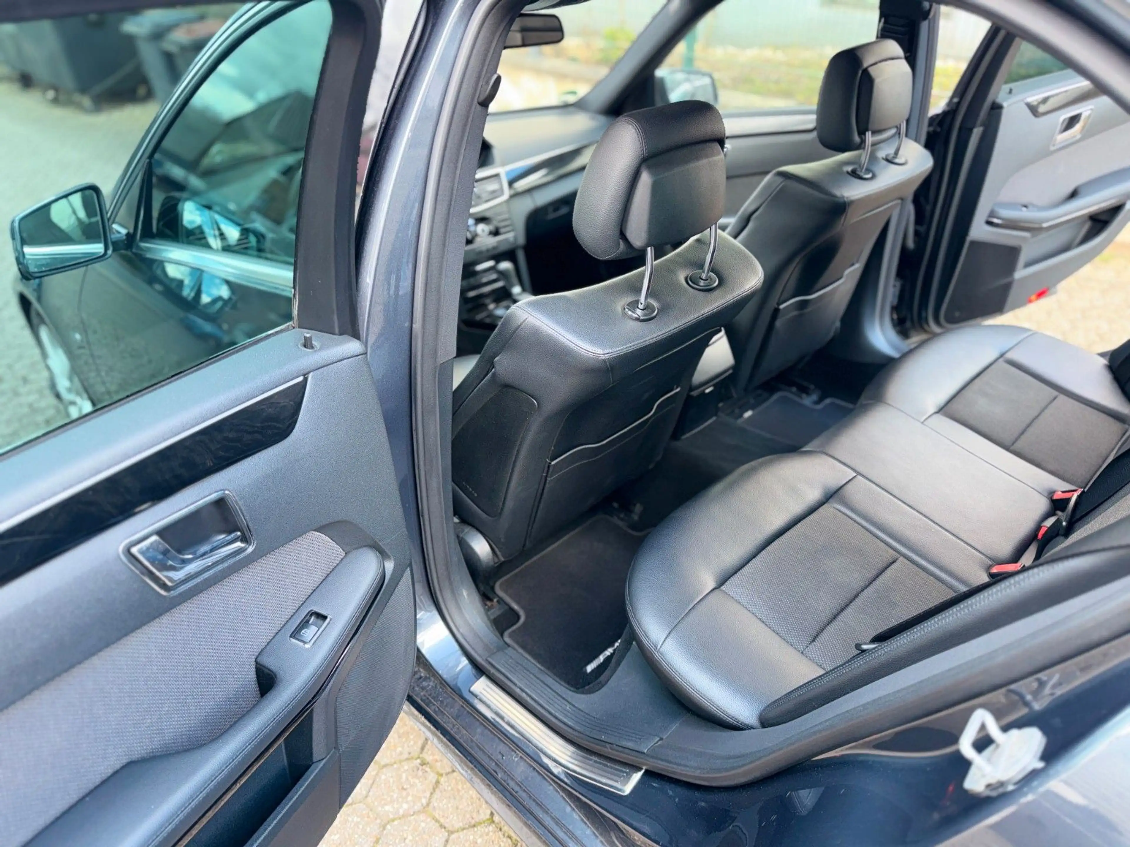Mercedes-Benz E 250 E Limousine E 250 CDI AMG SPORT PAKET — photo 3