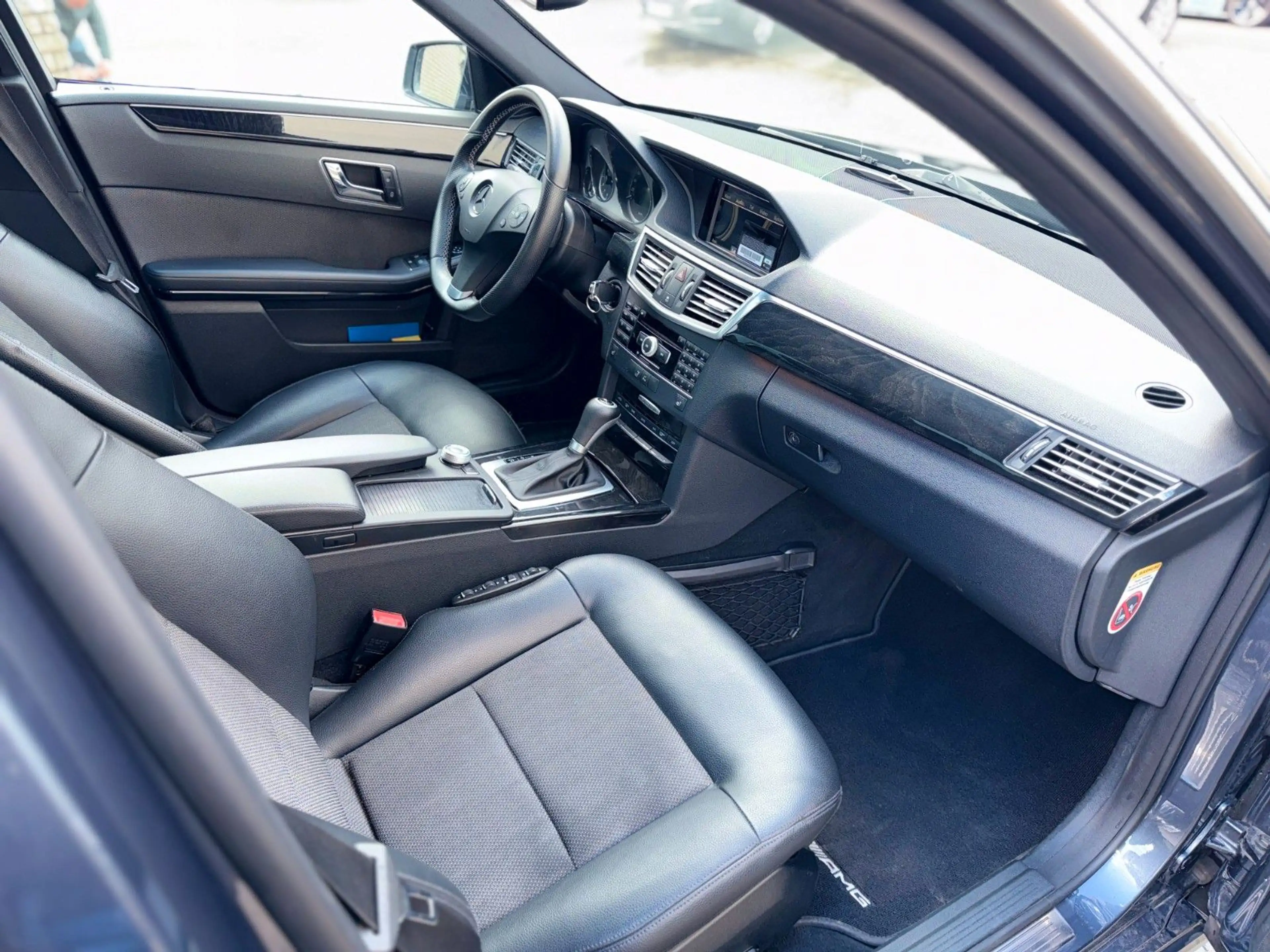Mercedes-Benz E 250 E Limousine E 250 CDI AMG SPORT PAKET — photo 6