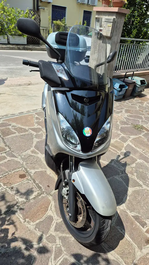 Yamaha X-Max 125 Zilver - 1