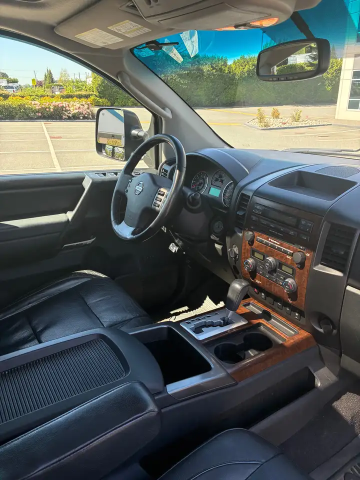 Nissan Titan снимка Nissan Titan