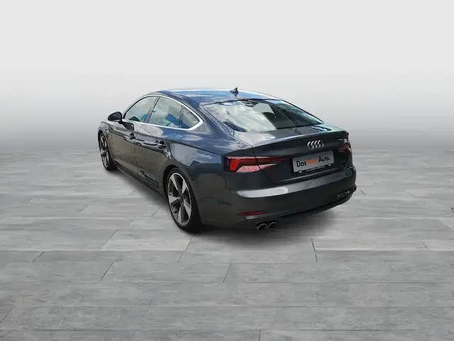 Audi A5 view 4