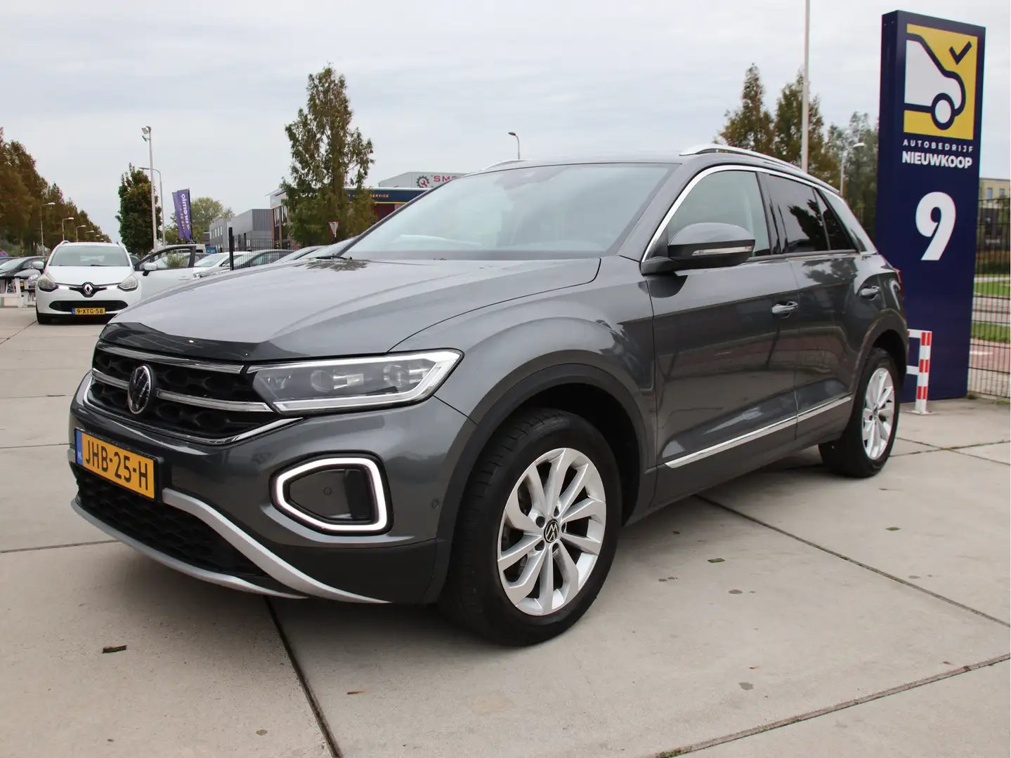 Volkswagen T-Roc 1.5 TSI Style Plus Clima, ACC, BEATS, Facelift! Aa Grijs - 1