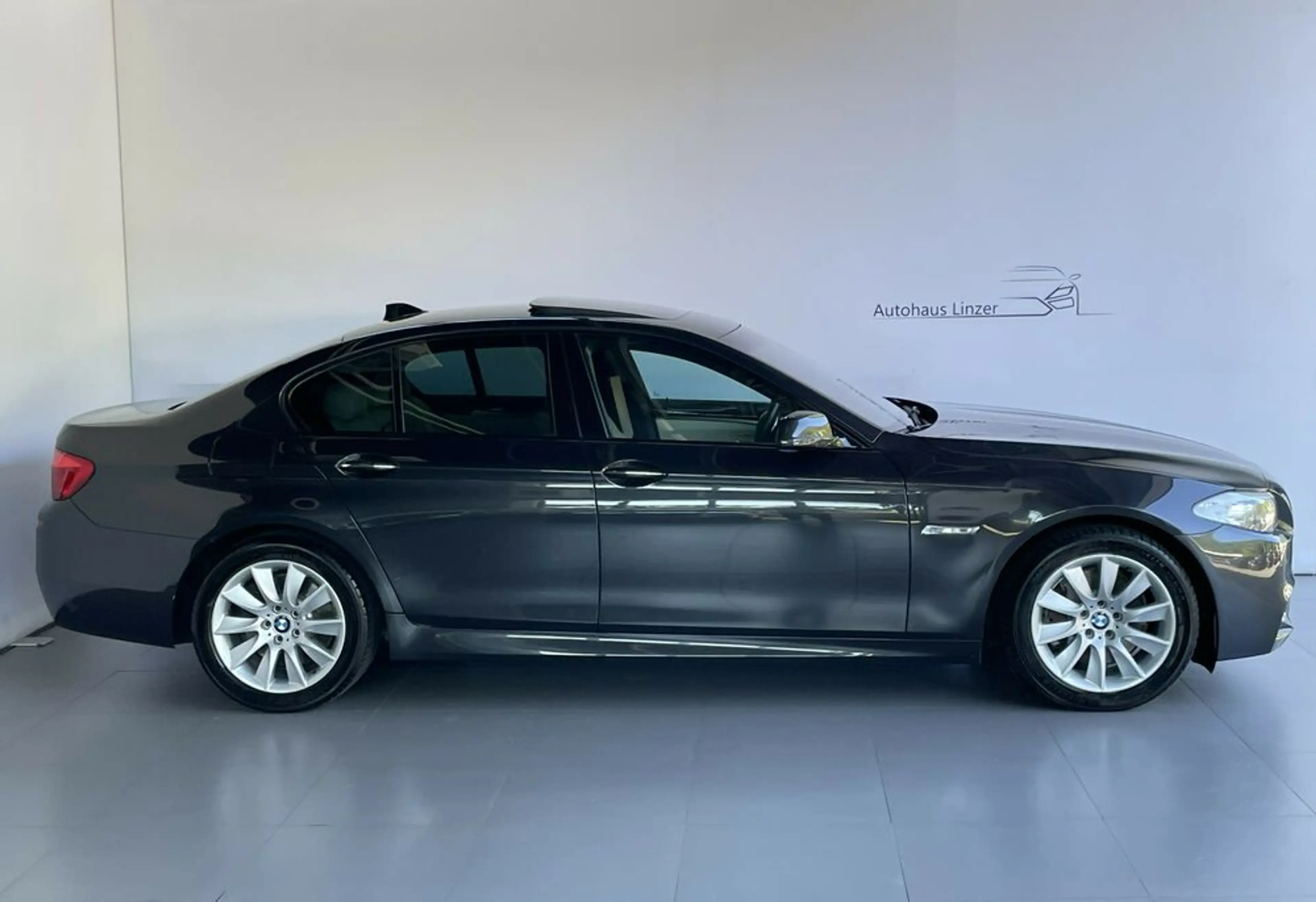 BMW 535 d xDrive *Bi-Xenon*SoftC*ACC*SD*MEMO*KeyGo*HiFi — photo 4