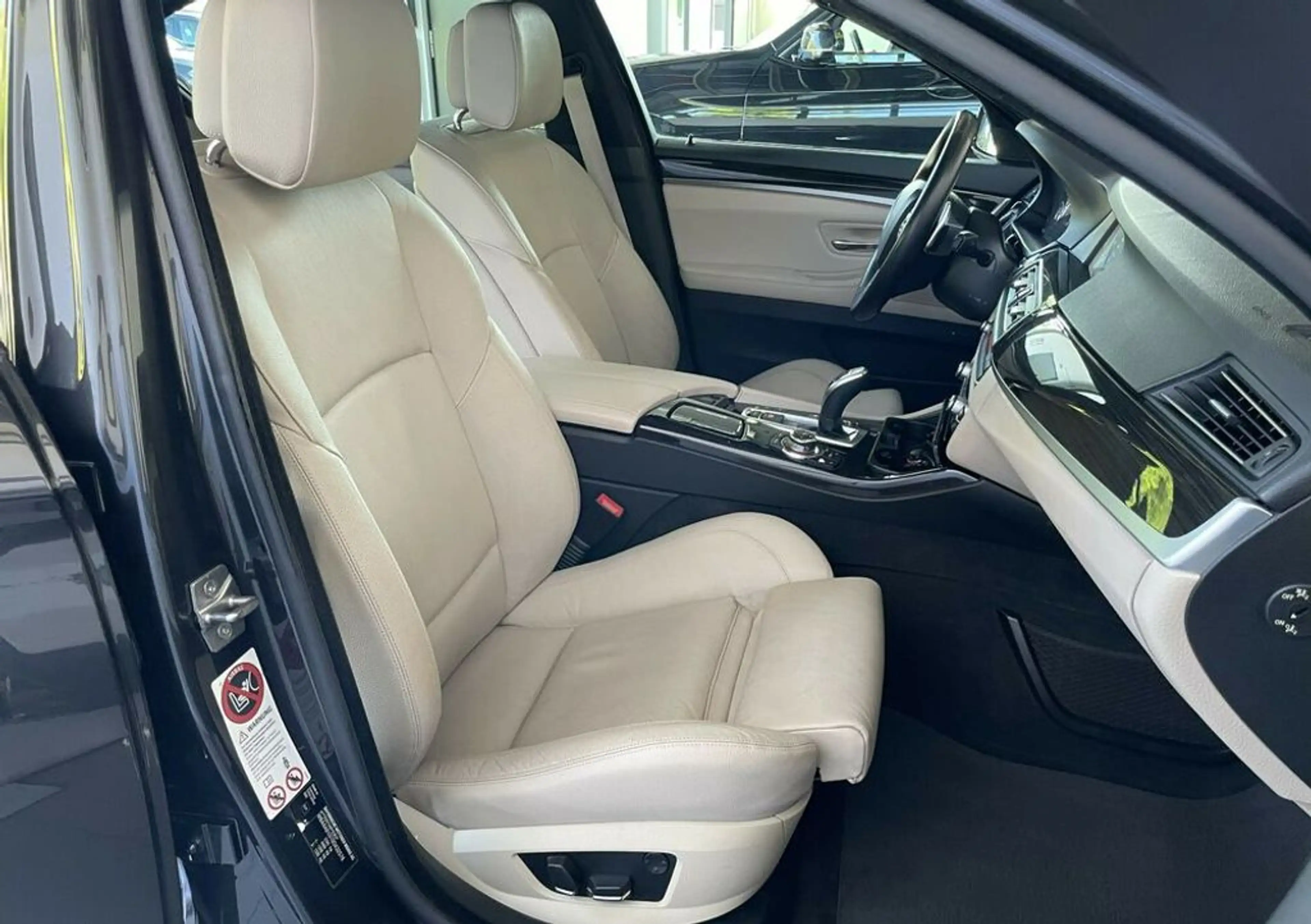 BMW 535 d xDrive *Bi-Xenon*SoftC*ACC*SD*MEMO*KeyGo*HiFi — photo 12