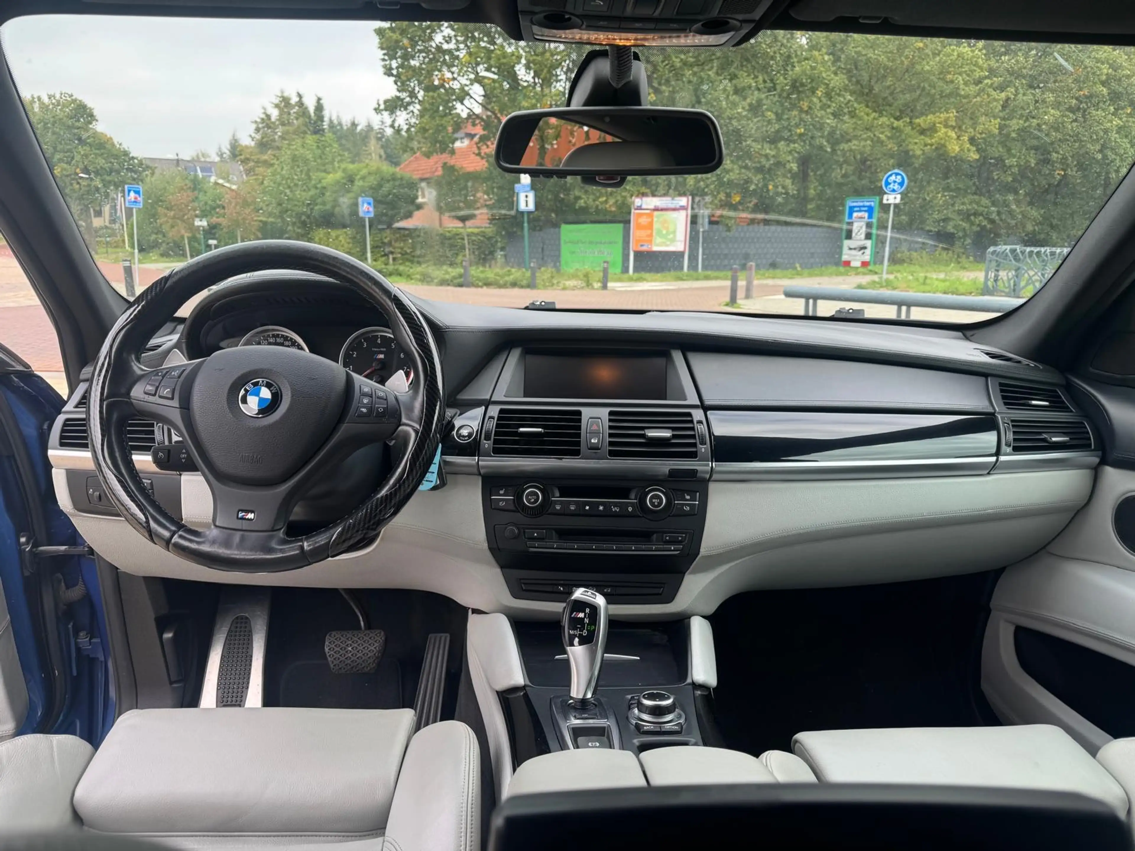 BMW X6 4.4i M — photo 15