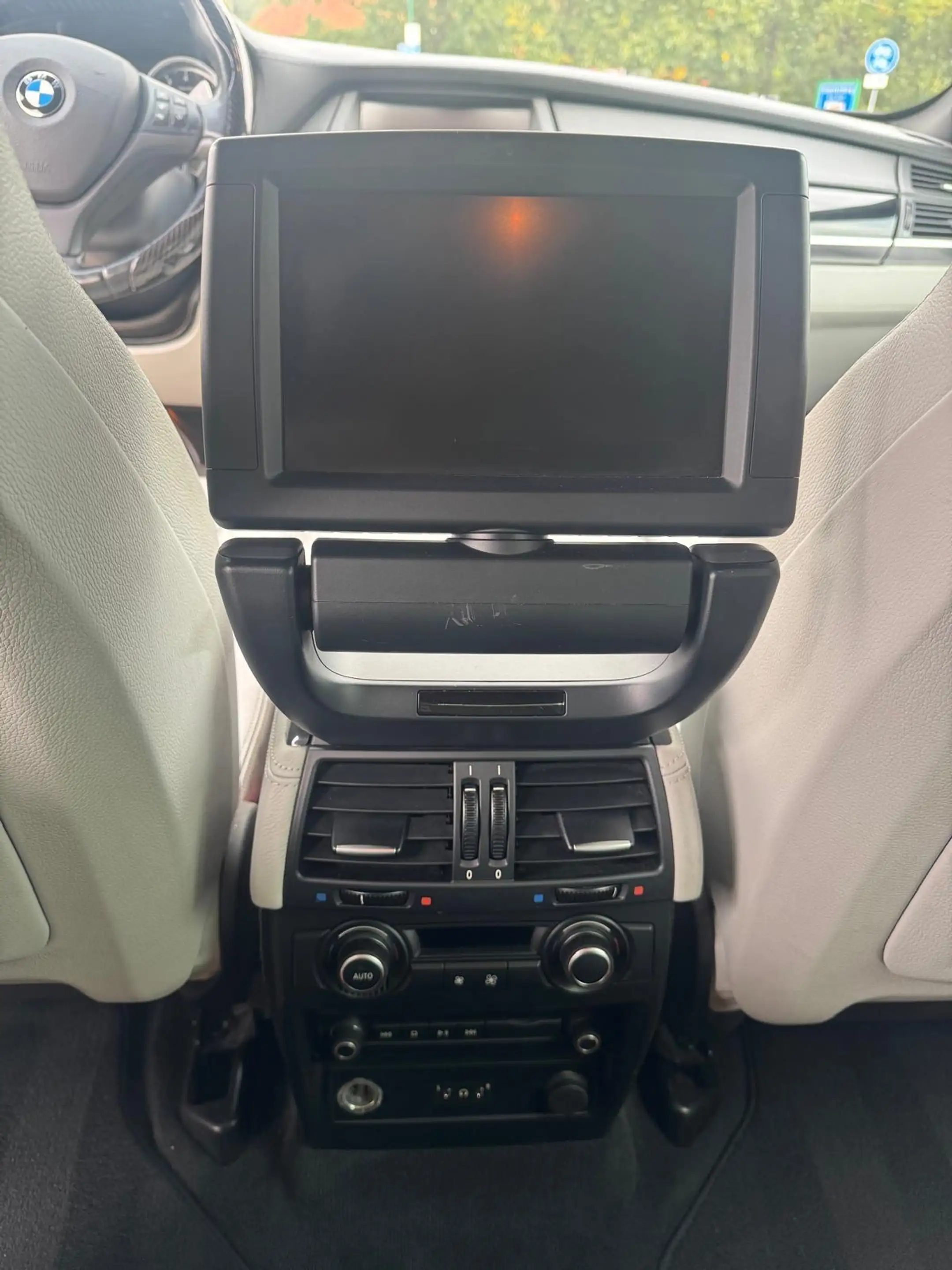 BMW X6 4.4i M — photo 18