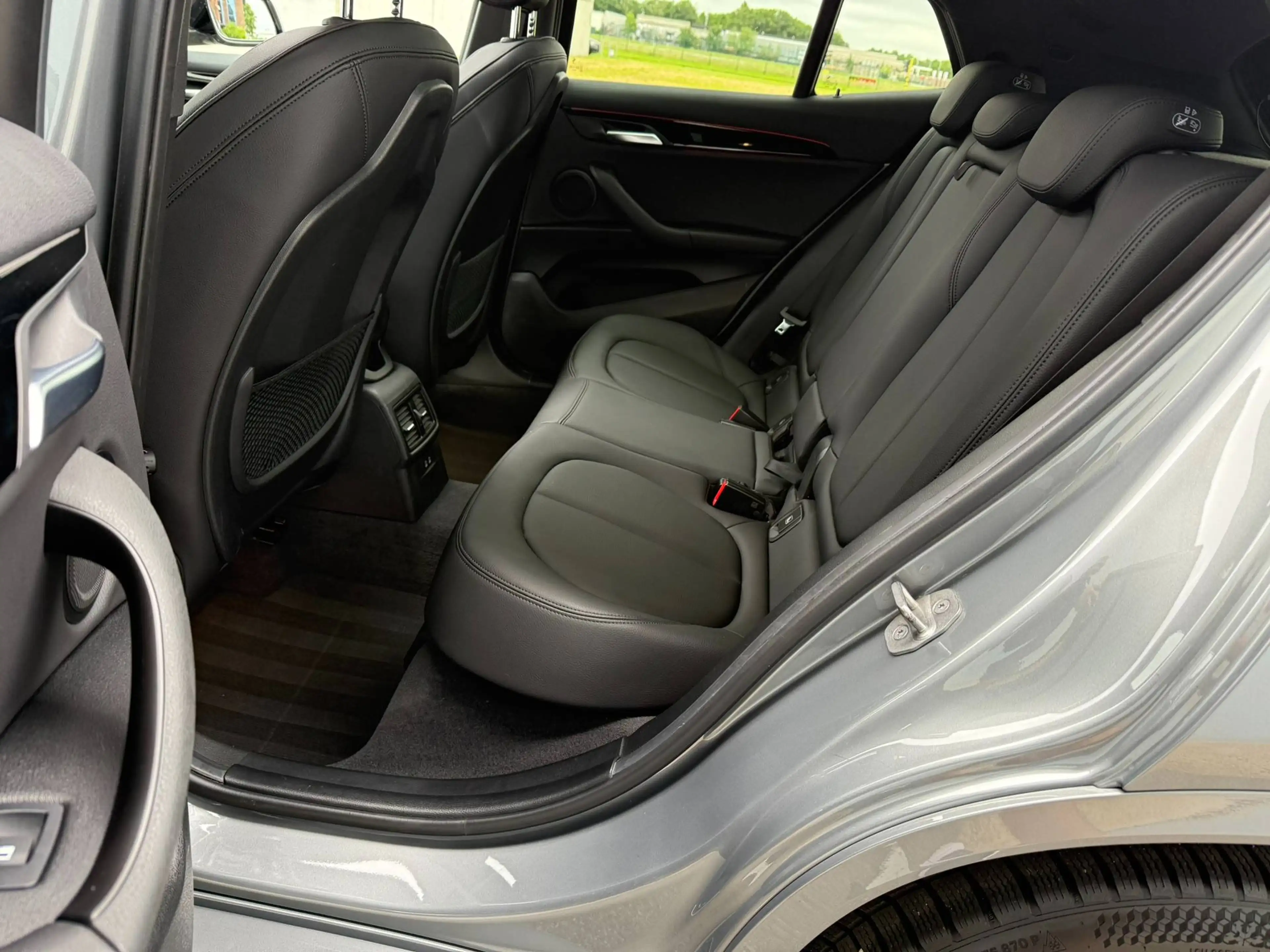BMW X2 X2 sDrive18i - M sportpakket - Panoramisch open dak - Camera - GPS - Leder - Belgische wagen - Eerste eigenaar — photo 15