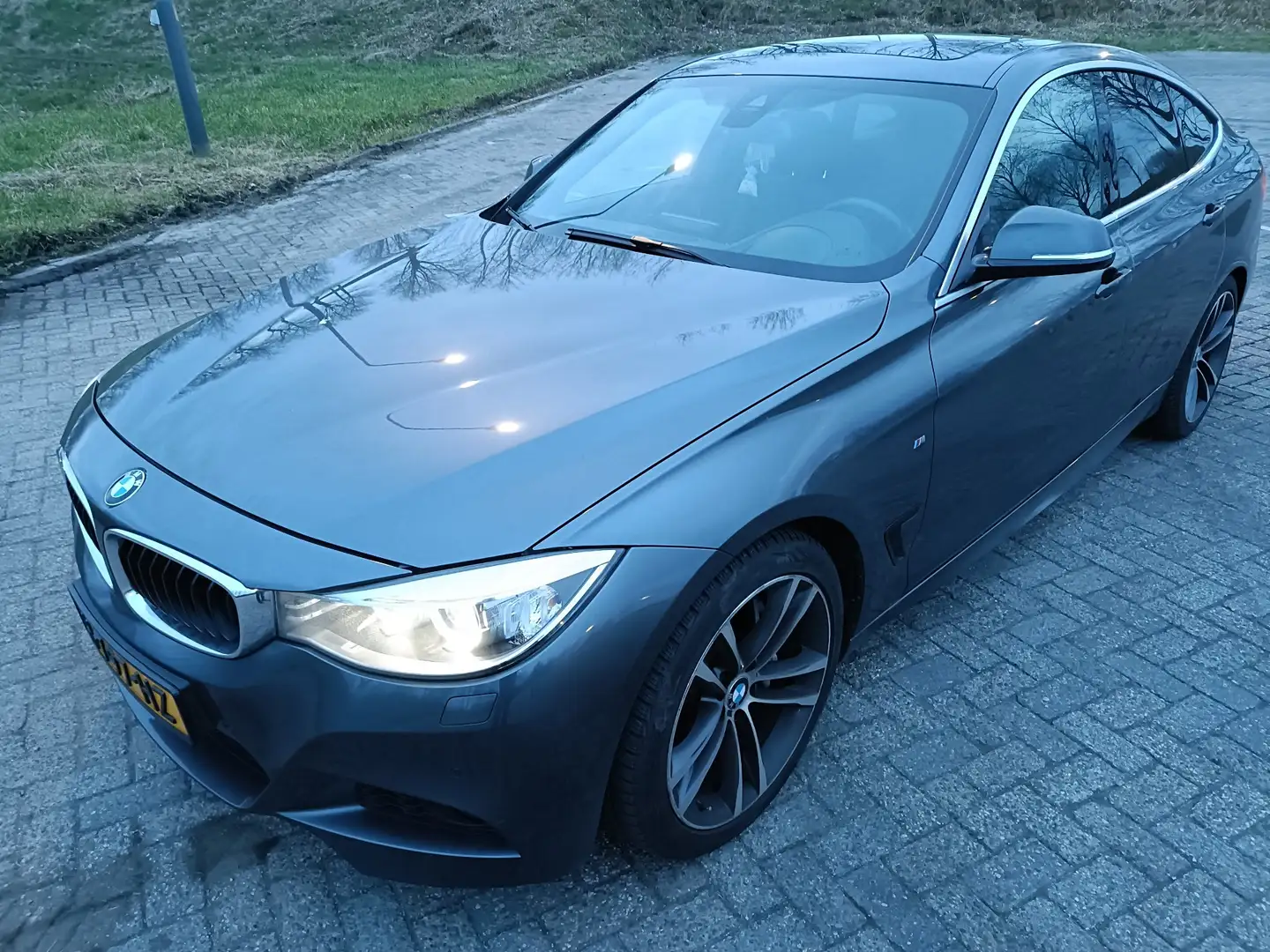 BMW 335 335i xDrive GT Aut. Luxury Line - 2