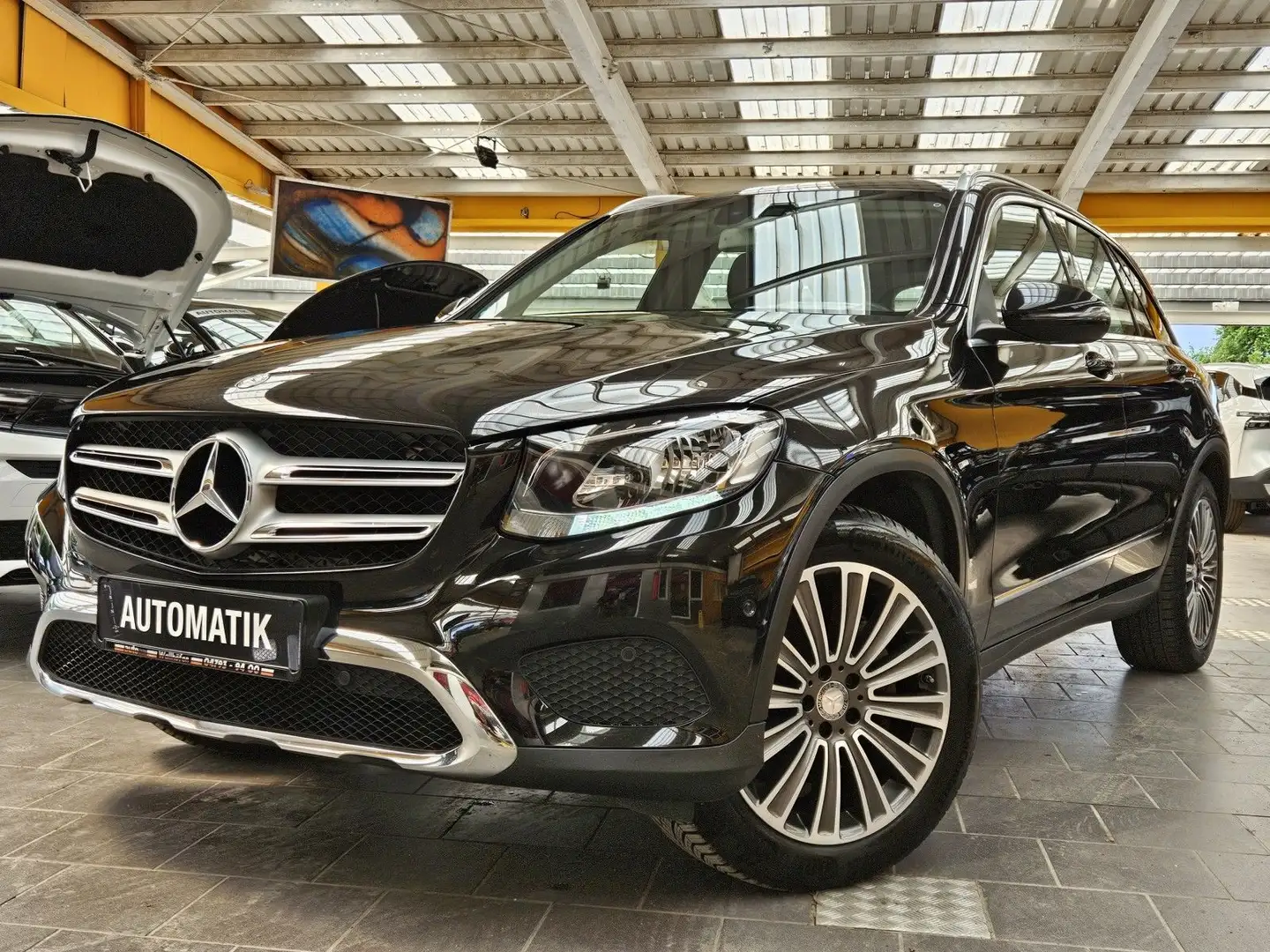 Mercedes-Benz GLC 220 d Allrad Automatik mit Navi el.HK el.Sitz Schwarz - 1