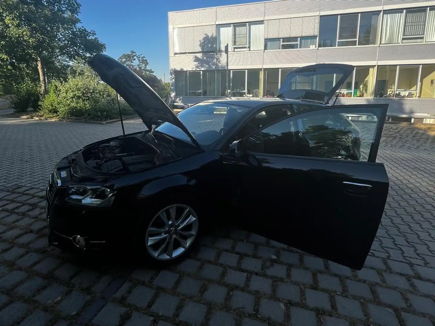 Audi A3 A3 1.2 TFSI Ambition Schwarz - 1