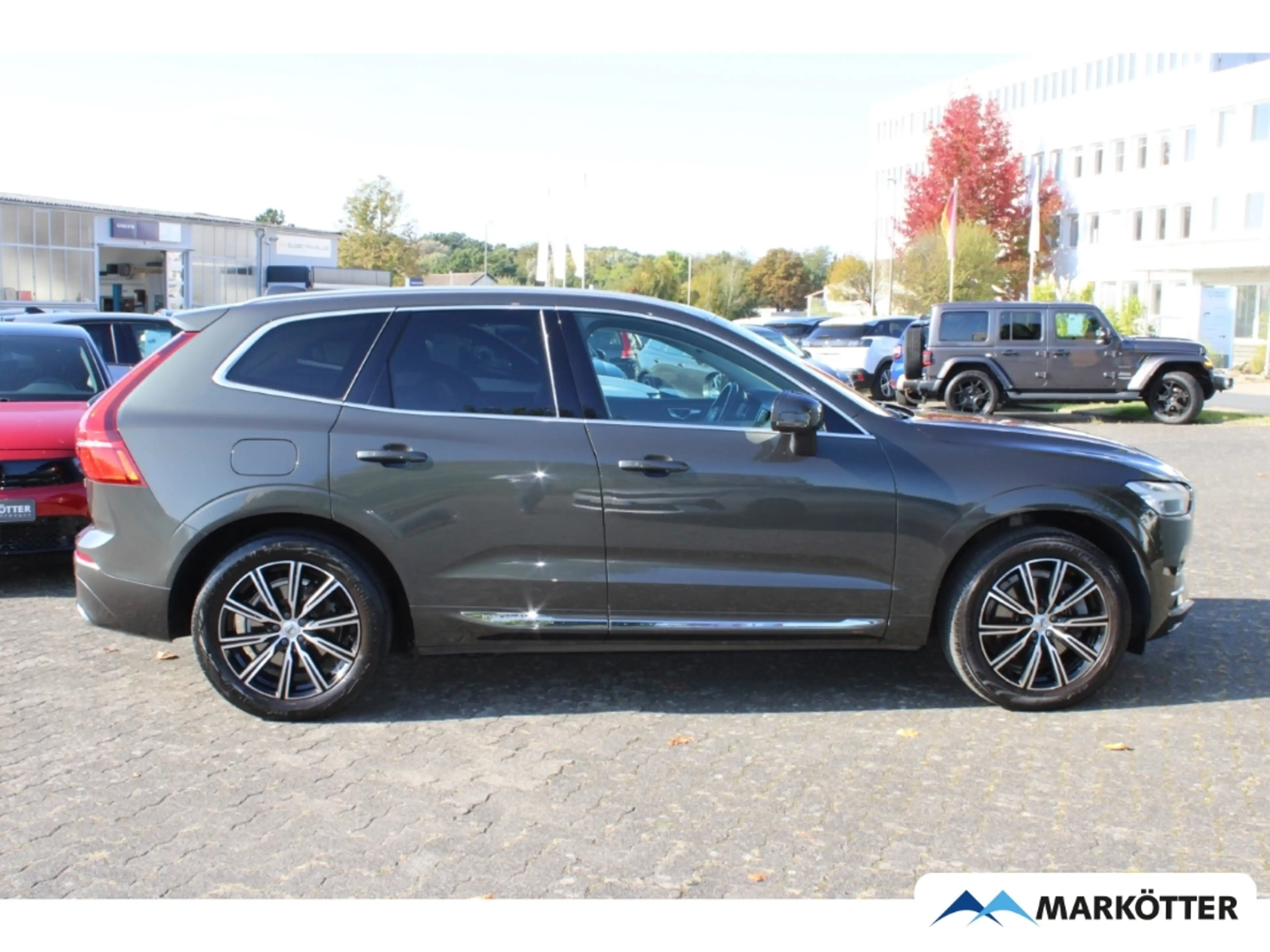 Volvo XC60 Inscription 2WD BLIS/STZHZ/LHZ/NAVI/AHK — photo 3