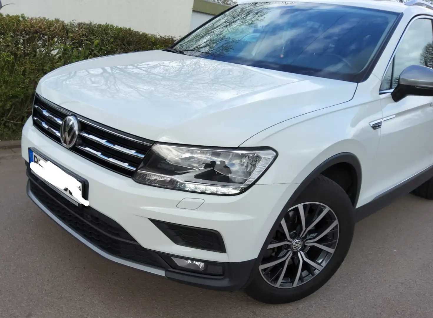Volkswagen Tiguan Allspace 2.0 TDI SCR 4Motion Trendline Weiß - 2