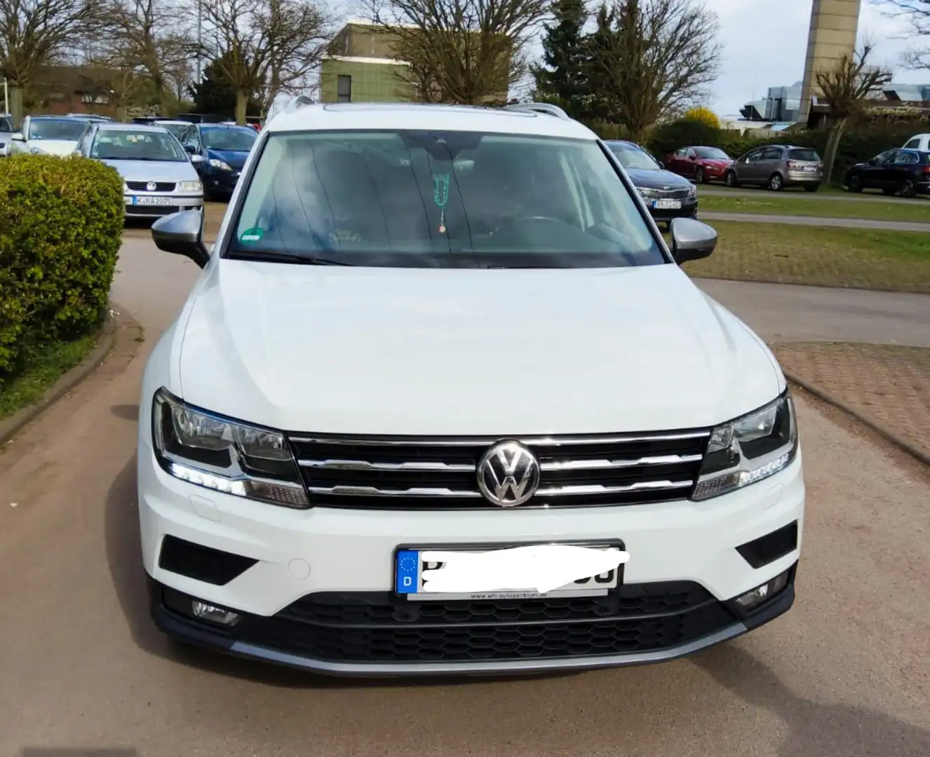 Volkswagen Tiguan Allspace 2.0 TDI SCR 4Motion Trendline Weiß - 1