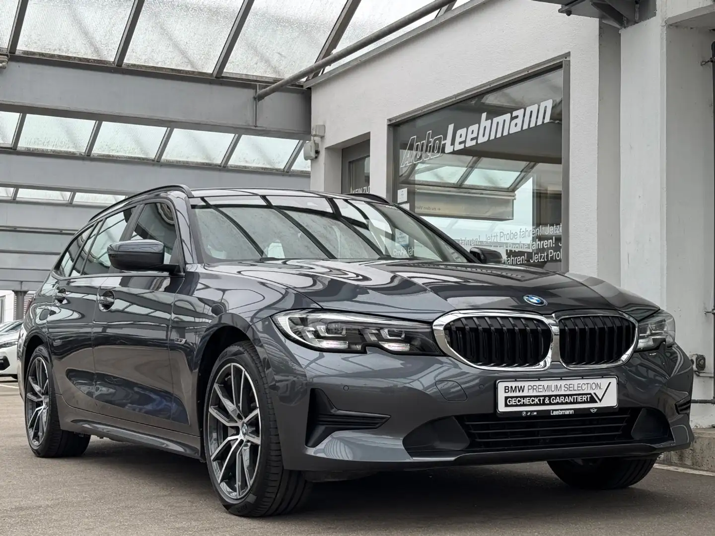 BMW 330 e xDrive Touring AHK/LC-PRO 2 JAHRE GARANTIE Grijs - 2