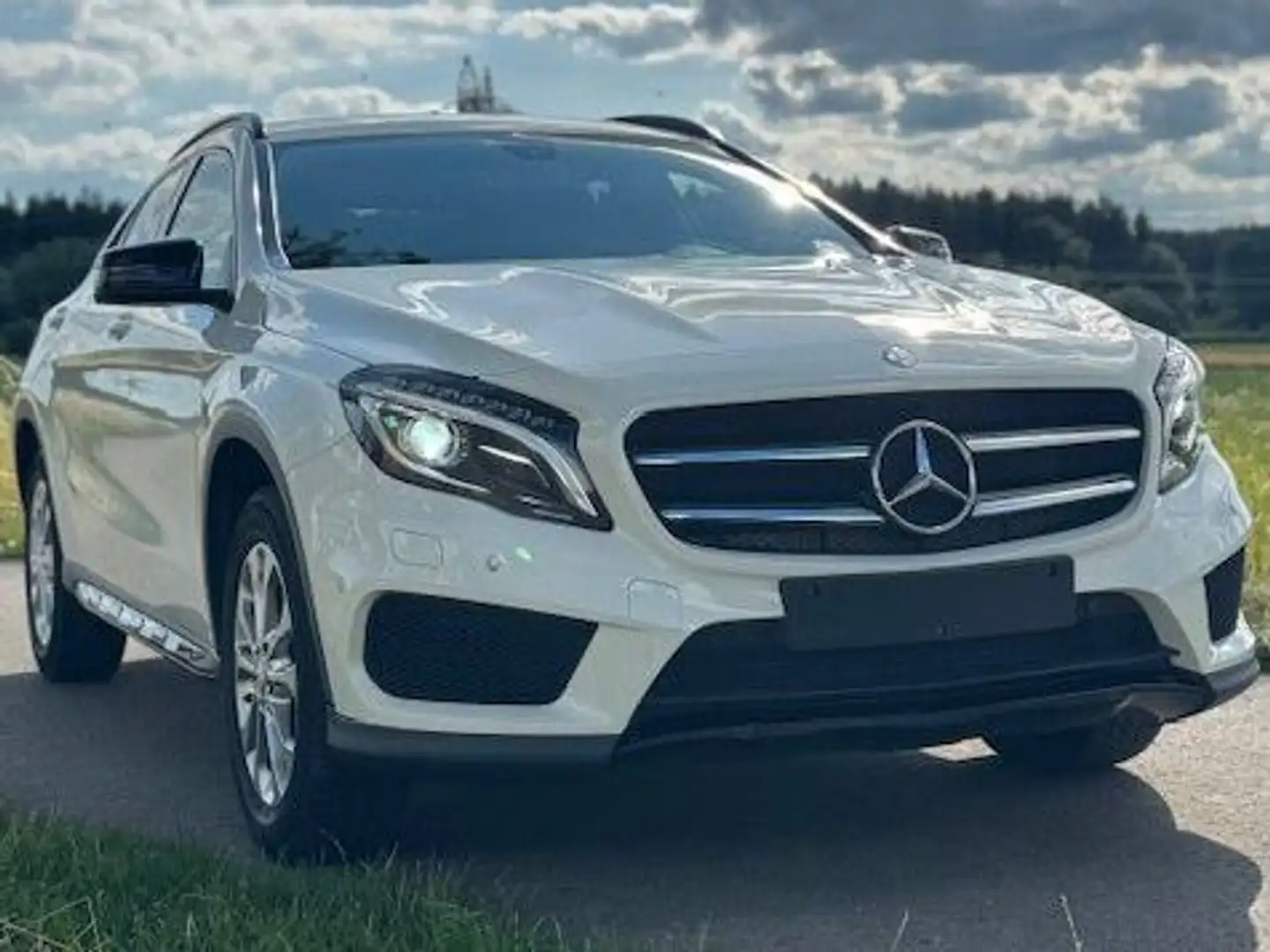 Mercedes-Benz GLA 200 GLA 200 7G-DCT StreetStyle Alb - 1