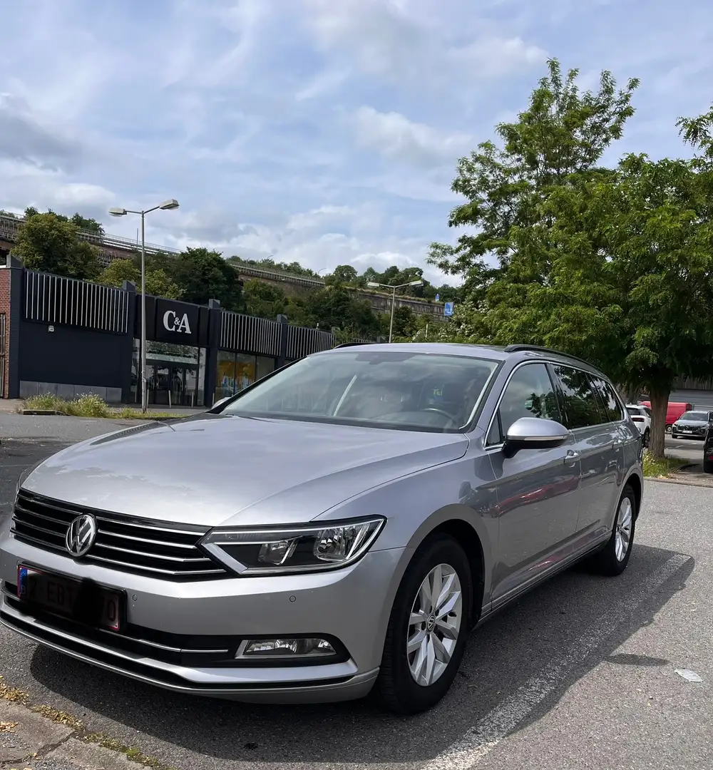 Volkswagen Passat Variant SW 1.6 CR TDi Comfortline COURROIE CHANGÉE - 1