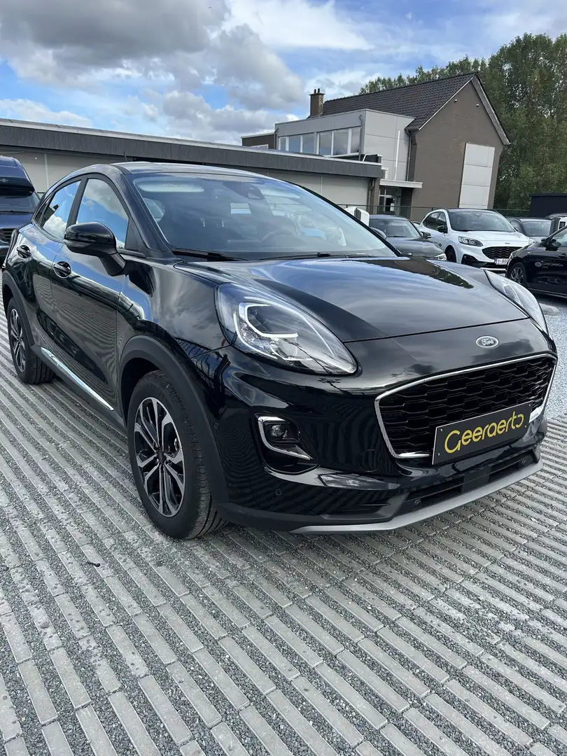 Ford Puma Ecoboost mHEV Titanium AUT Zwart - 1