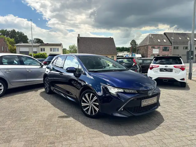Toyota Corolla view 3