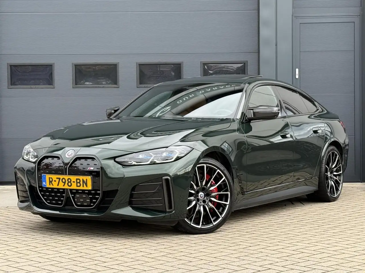BMW i4