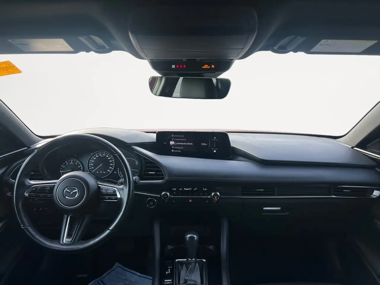 Mazda 3 снимка Mazda 3