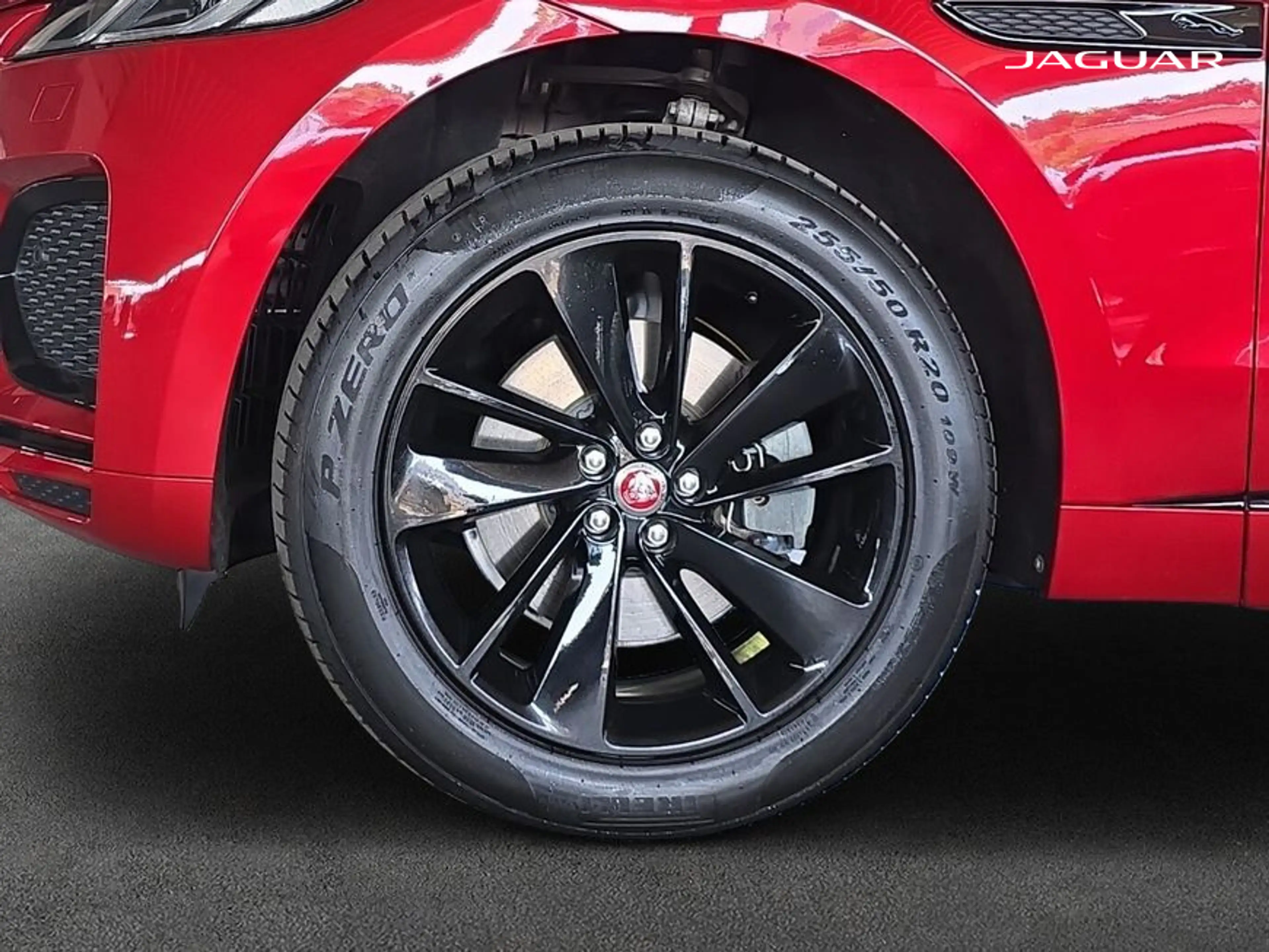 Jaguar F-Pace D200 AWD R-Dynamic SE — photo 8