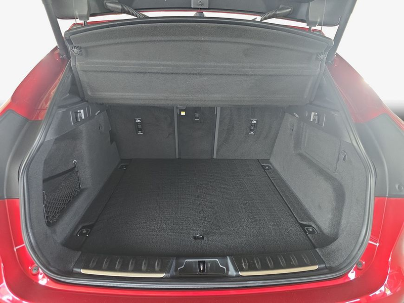 Jaguar F-Pace D200 AWD R-Dynamic SE — photo 10