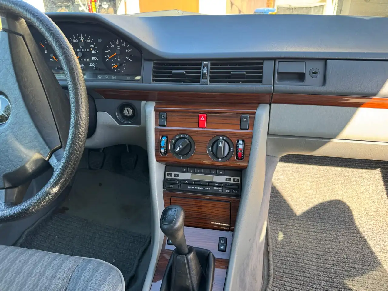 Mercedes-Benz E 300 300 D, foto 6