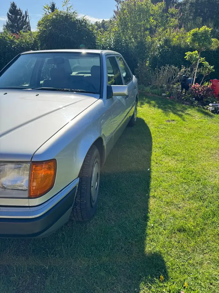 Mercedes-Benz E 300 300 D, foto 3