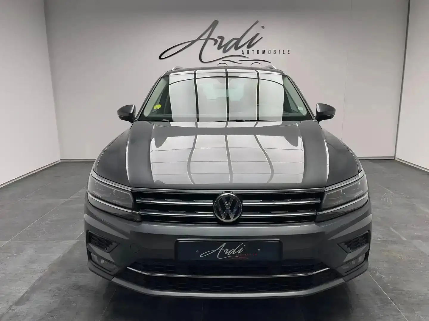 Volkswagen Tiguan 2.0 TDi DSG*CARPLAY*CAMERA*LED*1ER PROP*GARANTIE Gris - 2