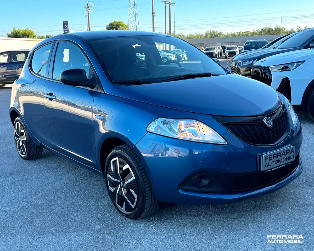 Lancia Ypsilon