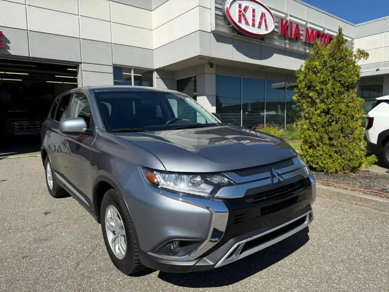 Mitsubishi Outlander снимка Mitsubishi Outlander