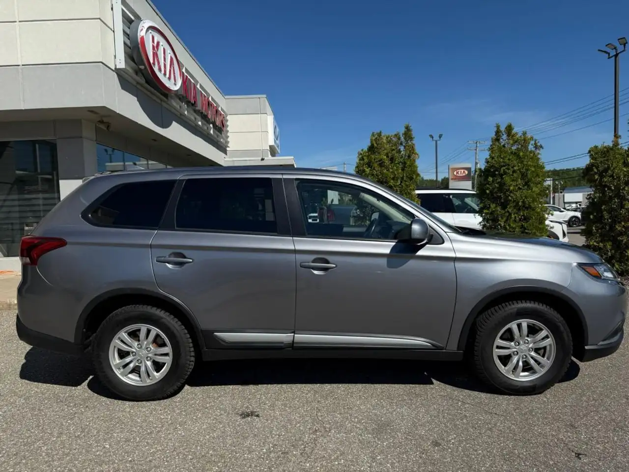 Mitsubishi Outlander снимка Mitsubishi Outlander
