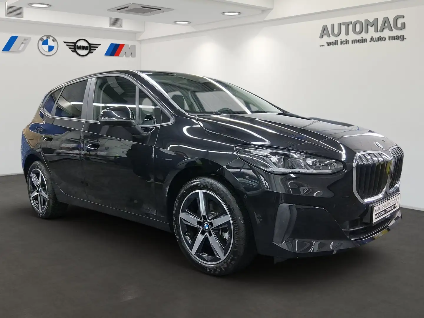 BMW 223 d Drive Active Tourer*Aut.*Navi*LED*ParkAssist*DAB Černá - 2