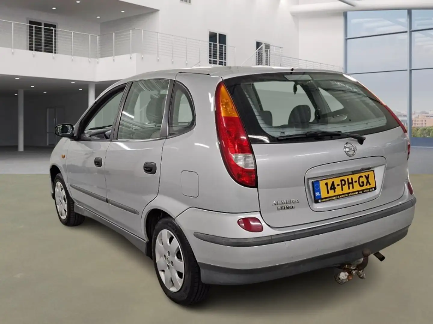 Nissan Almera Tino Almera Tino 1.8 Visia Grau - 2