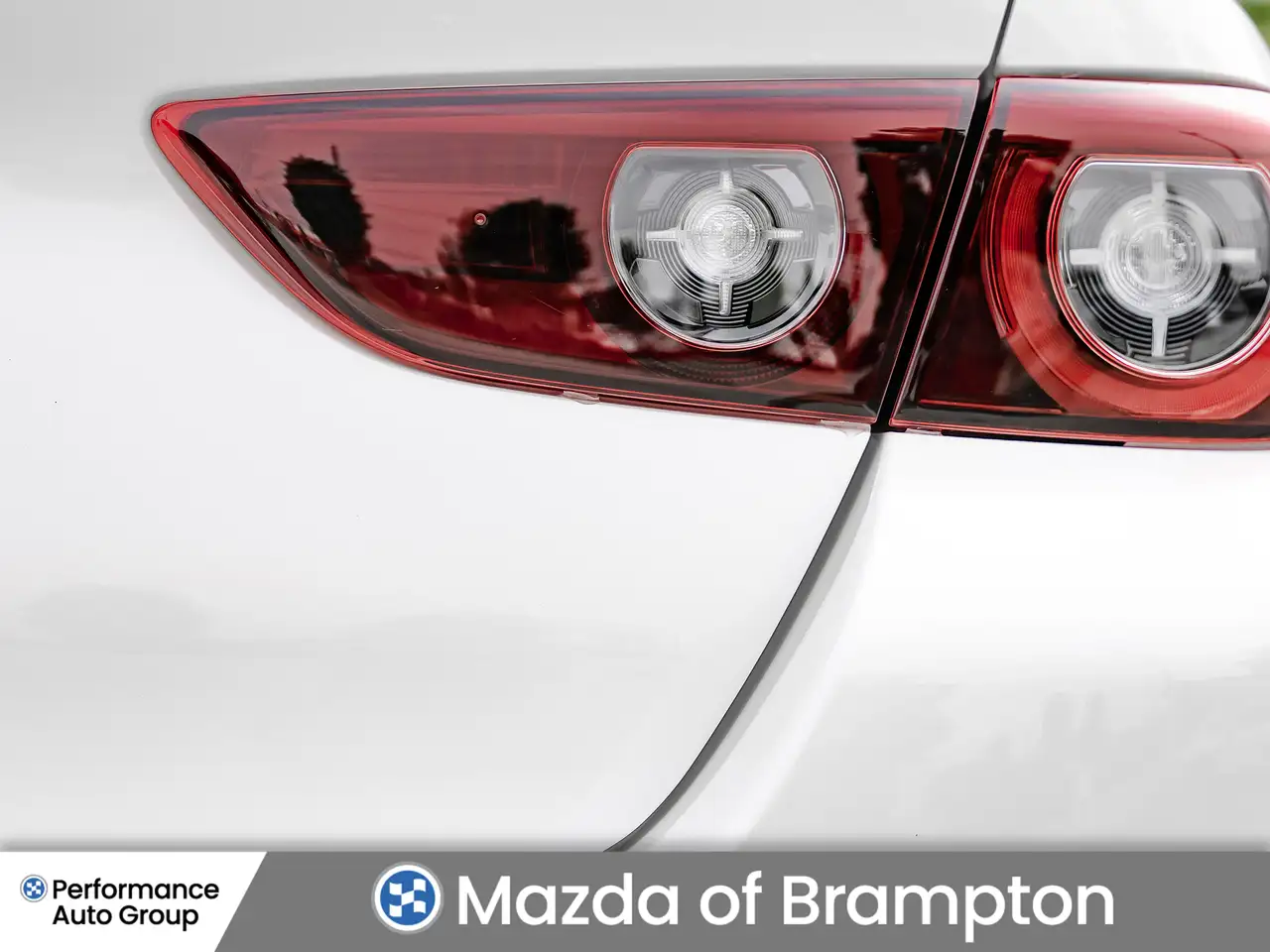 Mazda 3 снимка Mazda 3