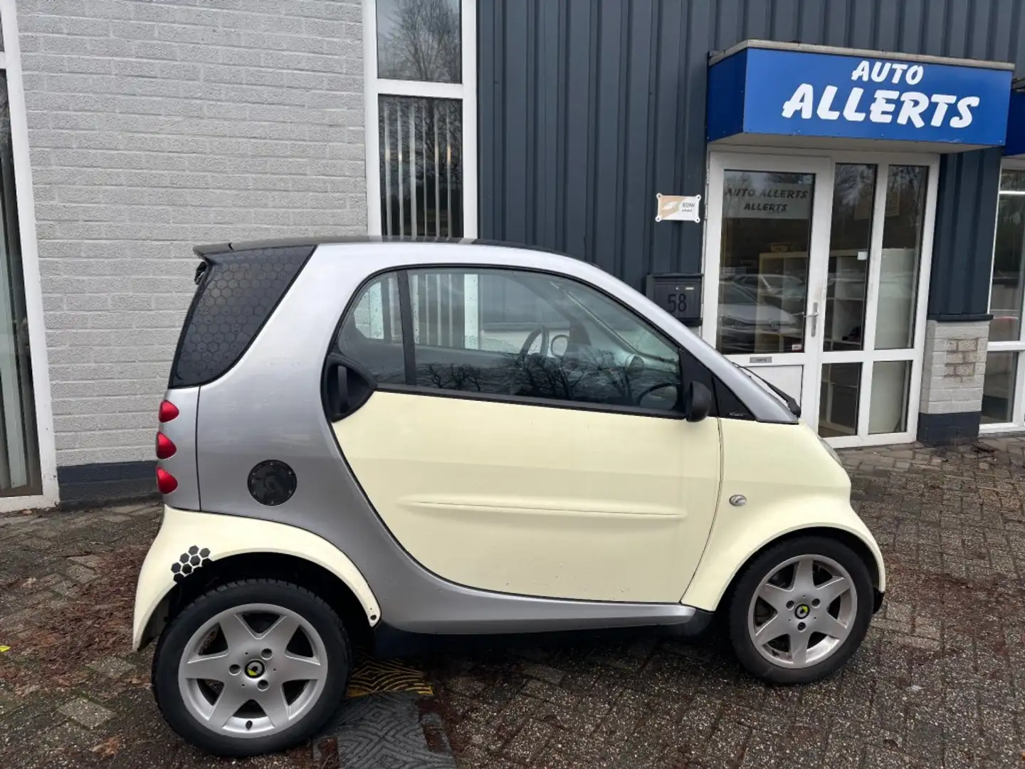 smart forTwo SMART & PULSE Grau - 1