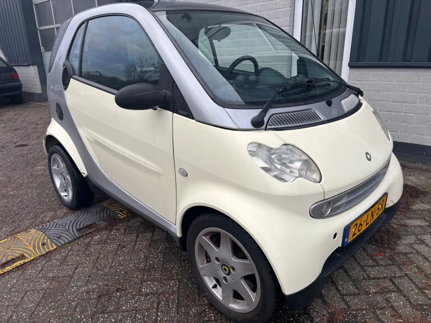 smart forTwo SMART & PULSE Grau - 2