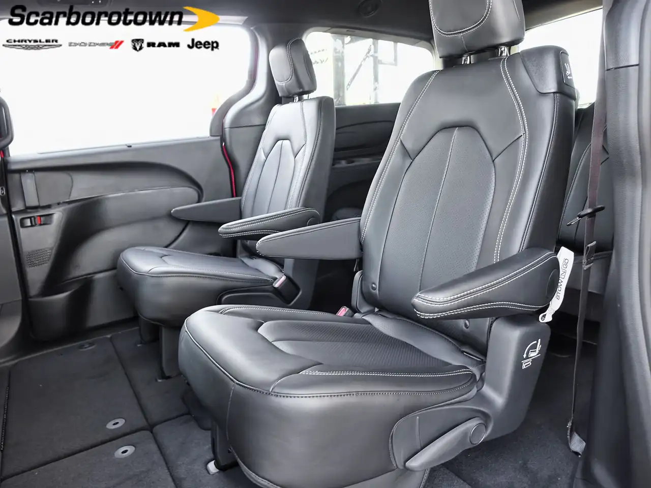 Chrysler Grand Caravan снимка Chrysler Grand Caravan