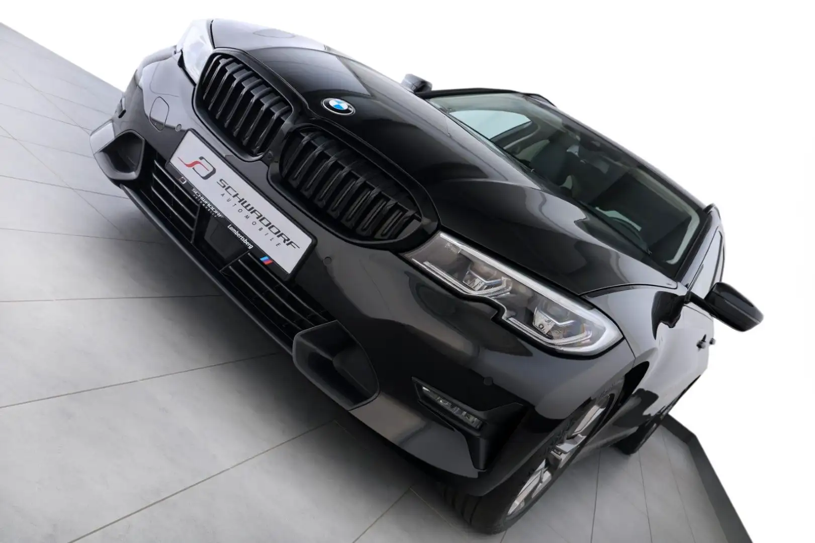 BMW 320 d xDrive Touring Sport Line ACC LASER AHK Schwarz - 2