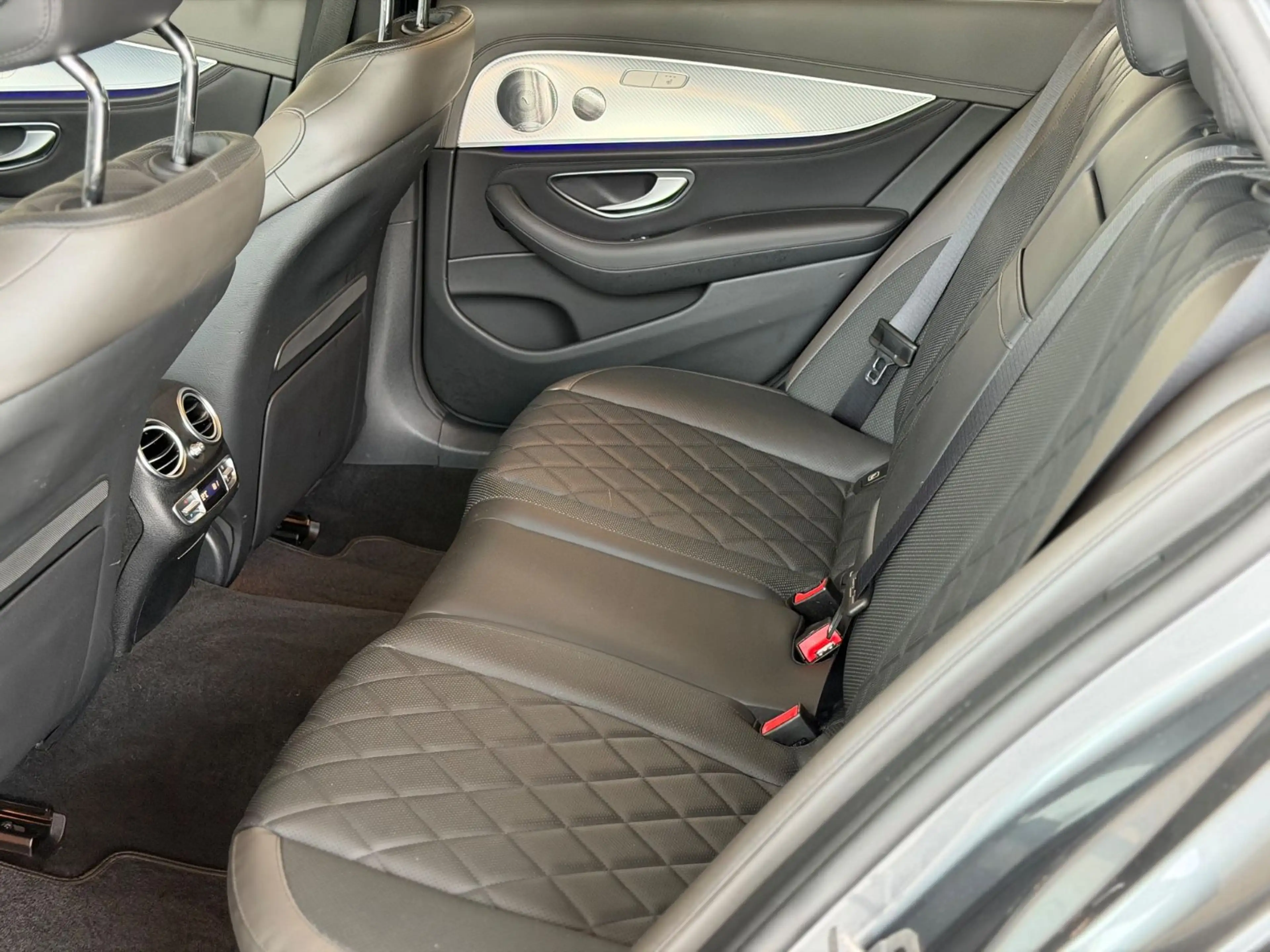 Mercedes-Benz E 400 dT 4Matic All-Terrain Pano Dist 360° Bur — photo 14