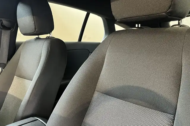 Mercedes-Benz CLA view 13
