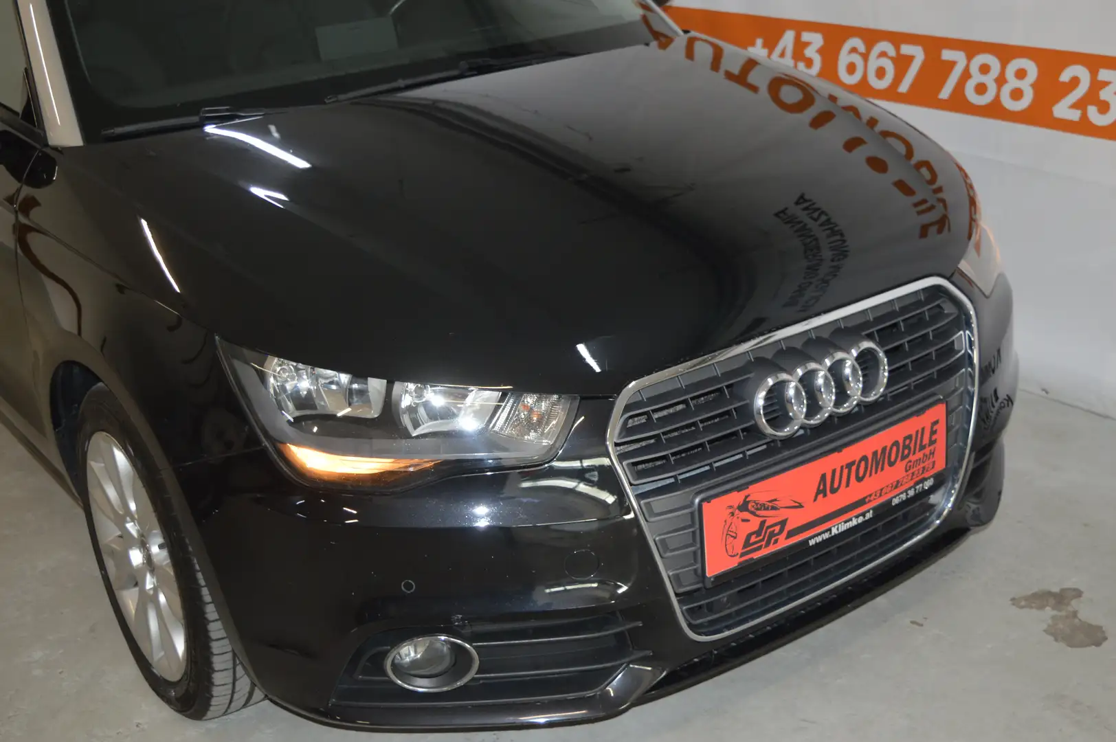 Audi A1 1,6 TDI **2.Besitz**Leder**Keyless GO**Navi** Schwarz - 2