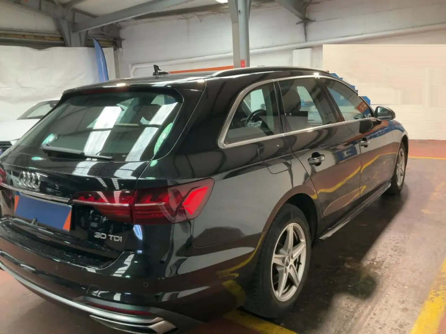 Audi A4 AUDI A4 AVANT 30 TDI business line S-tronic Facelift Noir - 2