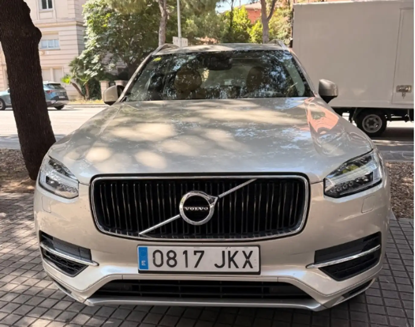Volvo XC90 T8 Twin Momentum AWD 400 Gris - 1