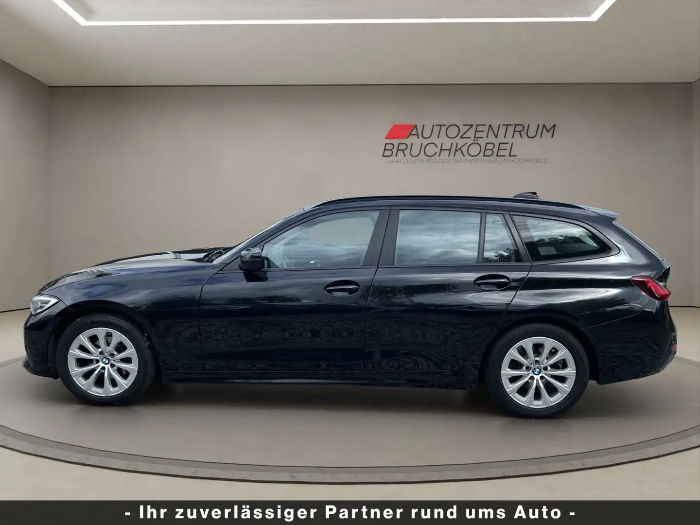 BMW 318 d Touring |LED|1HAND|PDC|SHZ|TEMP|CARPLAY| Schwarz - 2