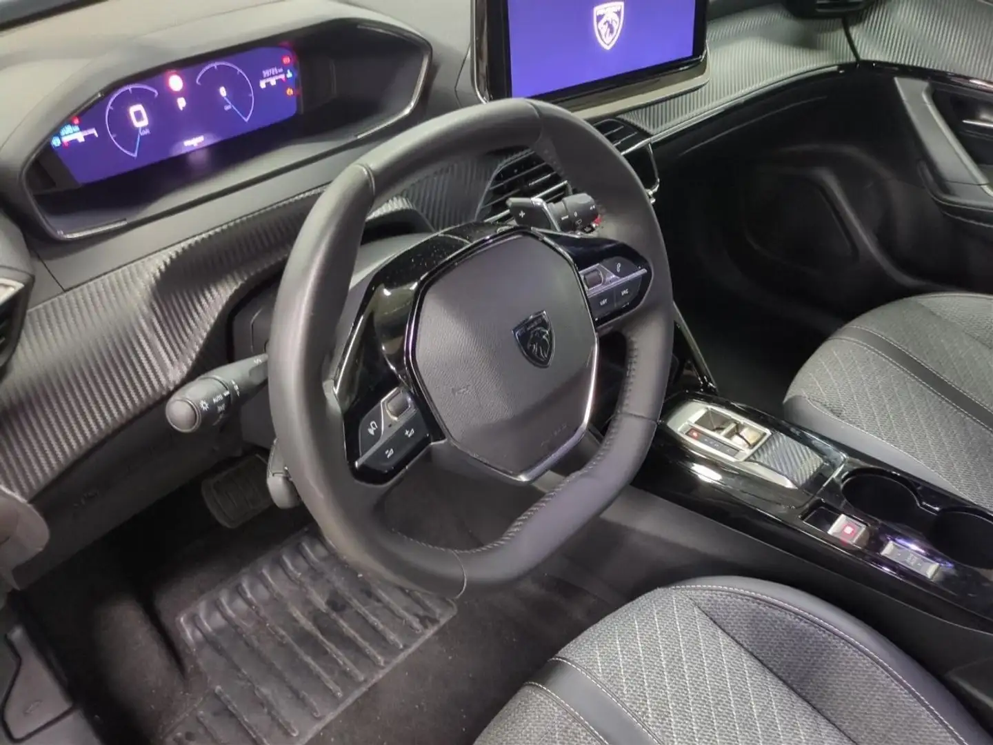 Peugeot 2008 Allure 1.2 PureTech 130 LED+Navi+Kam.+LM Gris - 2